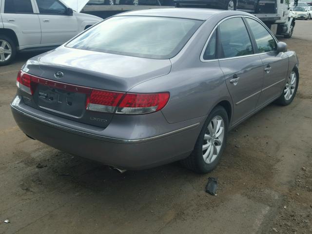 KMHFC46F76A050753 - 2006 HYUNDAI AZERA SE GRAY photo 4