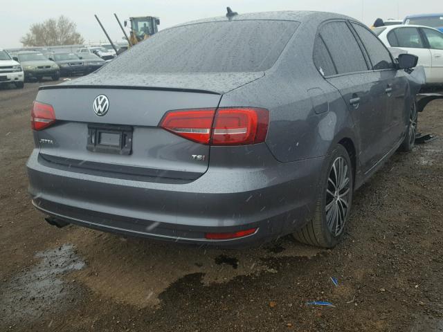 3VWD17AJ9FM320533 - 2015 VOLKSWAGEN JETTA SE CHARCOAL photo 4