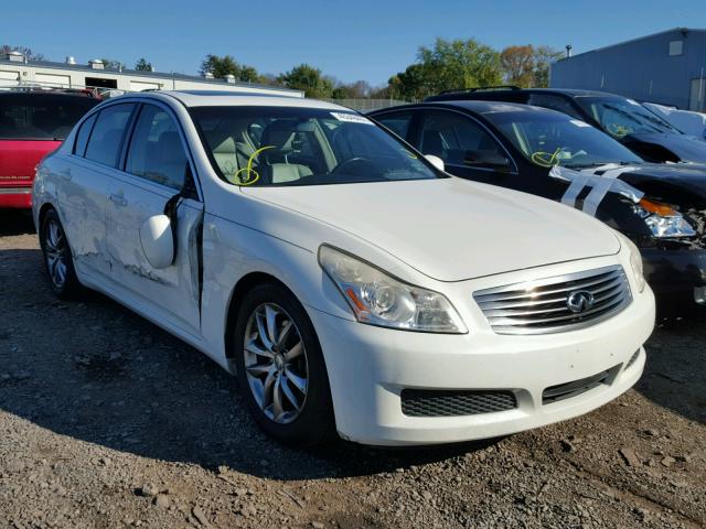 JNKBV61F97M801124 - 2007 INFINITI G35 WHITE photo 1