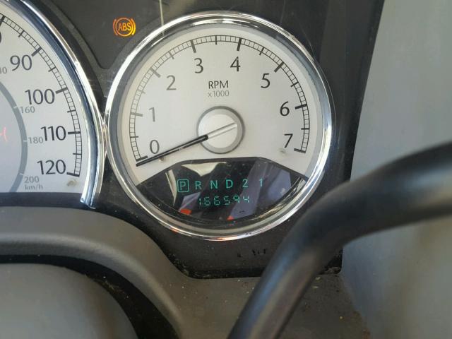 1A8HW58N28F136310 - 2008 CHRYSLER ASPEN LIMI SILVER photo 8