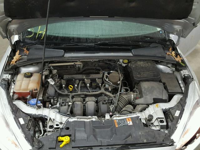 1FADP3F26FL335221 - 2015 FORD FOCUS SE SILVER photo 7