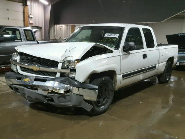 2GCEC19V931233434 - 2003 CHEVROLET SILVERADO WHITE photo 2