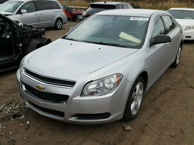 1G1ZA5E01AF278925 - 2010 CHEVROLET MALIBU LS Արծաթագույն լուսանկար 2