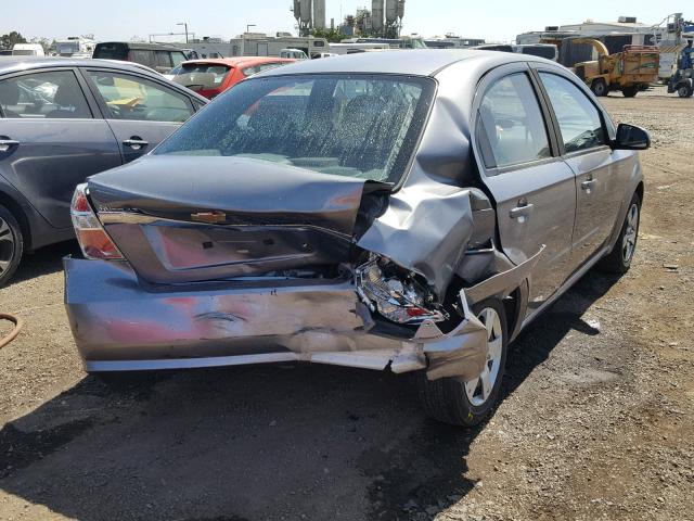 KL1TD56E69B384490 - 2009 CHEVROLET AVEO LS GRAY photo 4