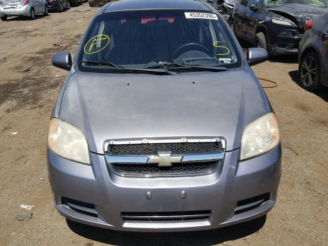 KL1TD56E69B384490 - 2009 CHEVROLET AVEO LS GRAY photo 9