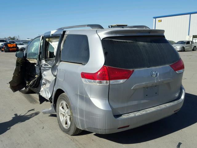 5TDKK3DC1CS223402 - 2012 TOYOTA SIENNA LE SILVER photo 3