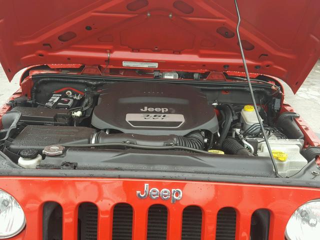 1C4AJWAG8CL246894 - 2012 JEEP WRANGLER S RED photo 7