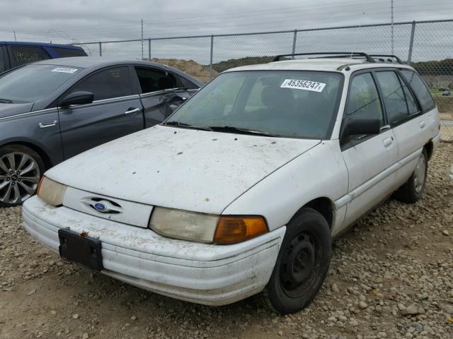 1FASP15J4SW324389 - 1995 FORD ESCORT LX WHITE photo 2