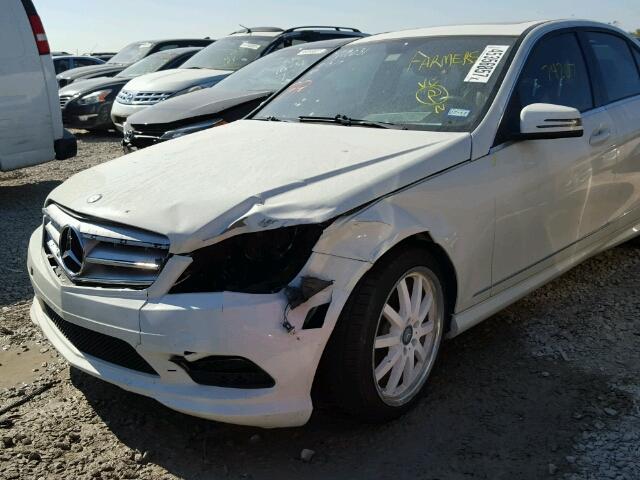 WDDGF5EB6BA525684 - 2011 MERCEDES-BENZ C 300 WHITE photo 9