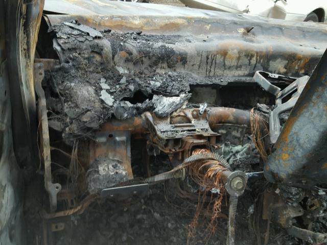 5J6YH18504L002024 - 2004 HONDA ELEMENT EX BURN photo 8