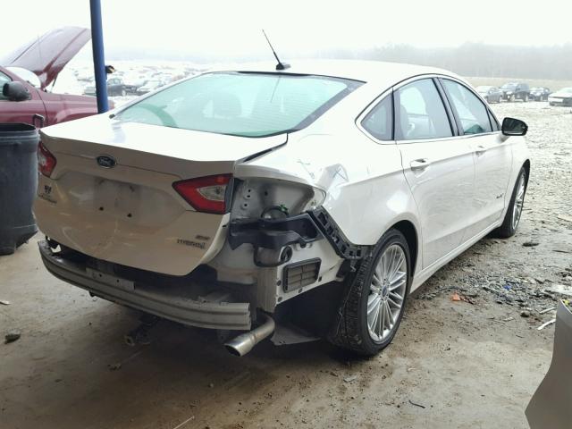 3FA6P0LU4DR265391 - 2013 FORD FUSION SE WHITE photo 4