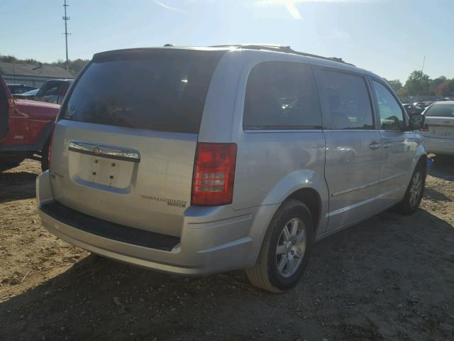 2A4RR5D10AR347343 - 2010 CHRYSLER TOWN & COU SILVER photo 4