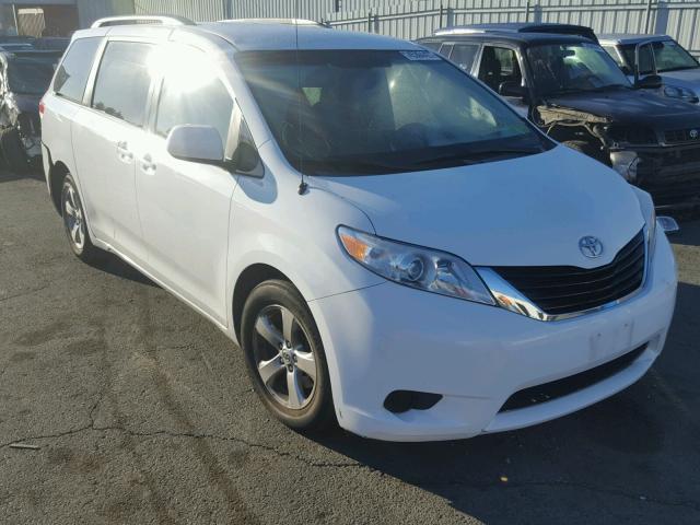 5TDKK3DCXES486474 - 2014 TOYOTA SIENNA LE WHITE photo 1