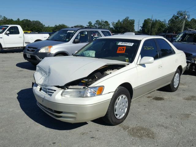 JT2BG28K5X0338387 - 1999 TOYOTA CAMRY WHITE photo 2