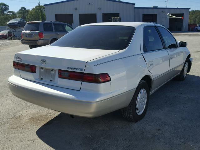 JT2BG28K5X0338387 - 1999 TOYOTA CAMRY WHITE photo 4