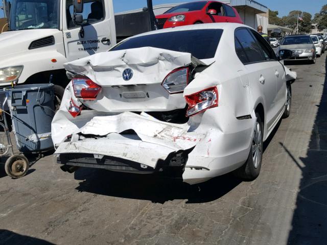 3VW2K7AJ5DM265306 - 2013 VOLKSWAGEN JETTA BASE WHITE photo 4