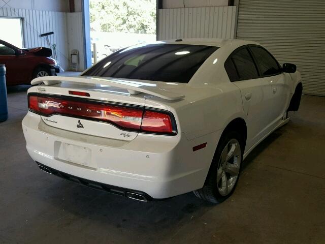 2C3CDXCT0DH537487 - 2013 DODGE CHARGER R/ WHITE photo 4