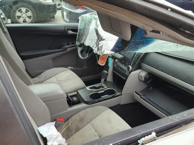 4T4BF1FK5CR267641 - 2012 TOYOTA CAMRY BASE GRAY photo 5
