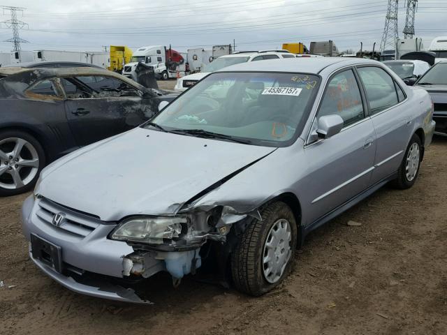 1HGCG56411A141723 - 2001 HONDA ACCORD LX GRAY photo 2