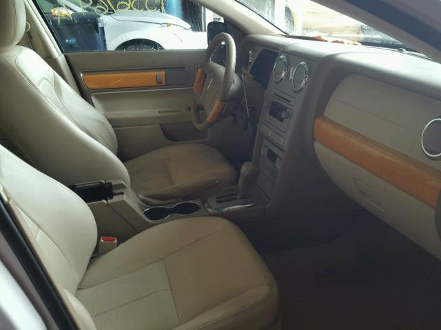 3LNHM26T19R624905 - 2009 LINCOLN MKZ კრემისფერი ფოტო 5