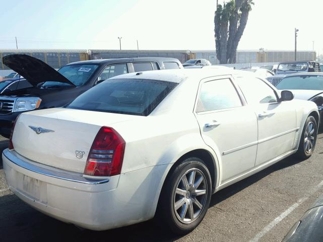 2C3KA63H77H670763 - 2007 CHRYSLER 300C CREAM photo 4