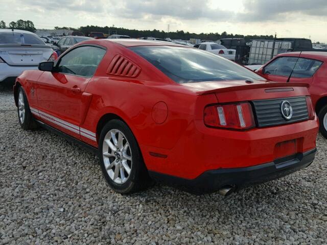 1ZVBP8AM3B5125534 - 2011 FORD MUSTANG RED photo 3