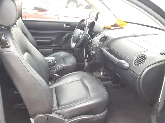 3VWPG3AG3AM017653 - 2010 VOLKSWAGEN NEW BEETLE Qara foto 5