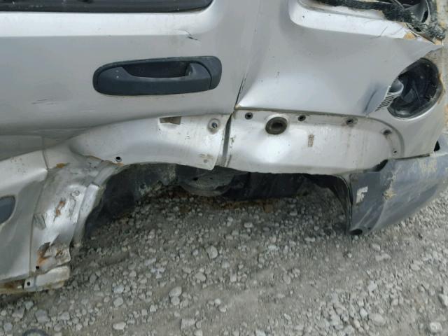 1J4GL48KX5W703090 - 2005 JEEP LIBERTY SP GRAY photo 10