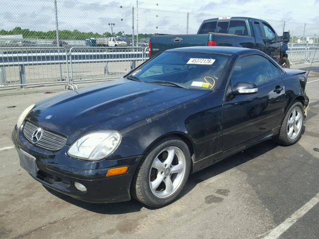 WDBKK65F73F271396 - 2003 MERCEDES-BENZ SLK 320 BLACK photo 2