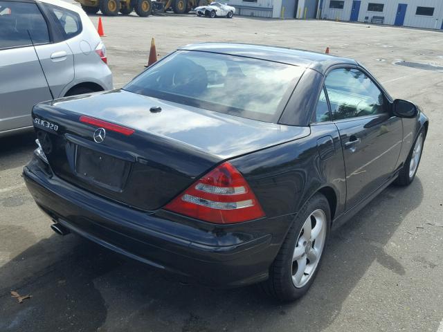 WDBKK65F73F271396 - 2003 MERCEDES-BENZ SLK 320 BLACK photo 4