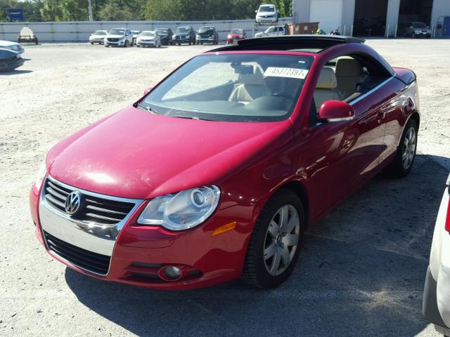 WVWDA71F77V021791 - 2007 VOLKSWAGEN EOS 2.0T S RED photo 2