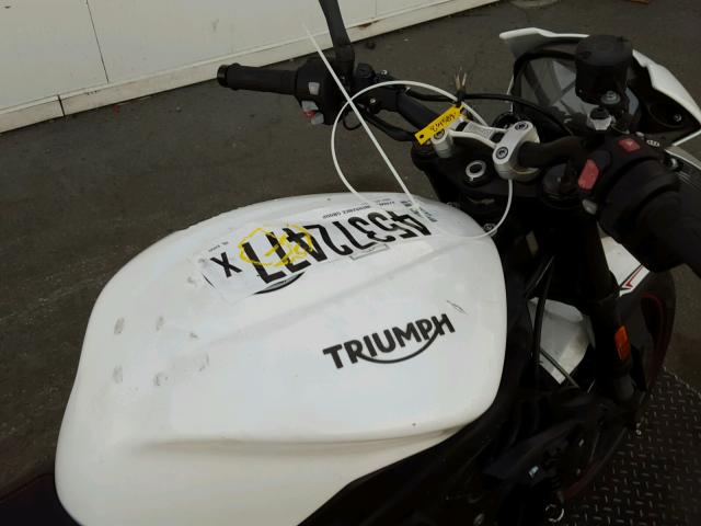 SMTA414D5JT834584 - 2018 TRIUMPH MOTORCYCLE STREET TRI WHITE photo 5