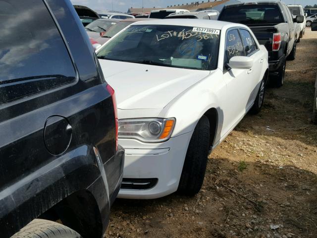 2C3CCAAG8EH156803 - 2014 CHRYSLER 300 WHITE photo 2