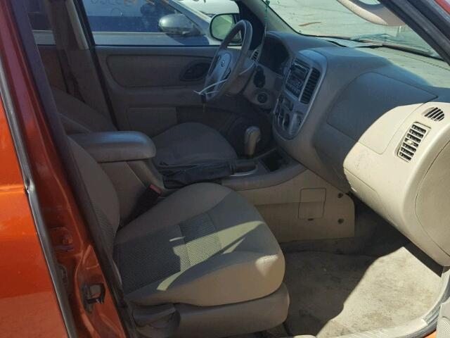 1FMCU93106KA18257 - 2006 FORD ESCAPE XLT ORANGE photo 5