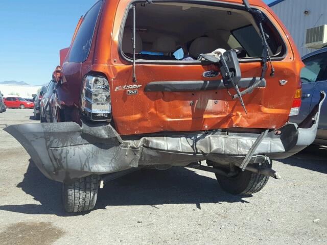 1FMCU93106KA18257 - 2006 FORD ESCAPE XLT ORANGE photo 9