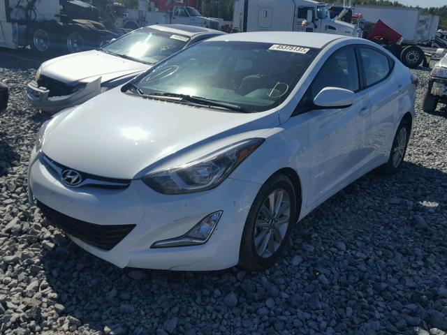 5NPDH4AE1GH657253 - 2016 HYUNDAI ELANTRA SE WHITE photo 2