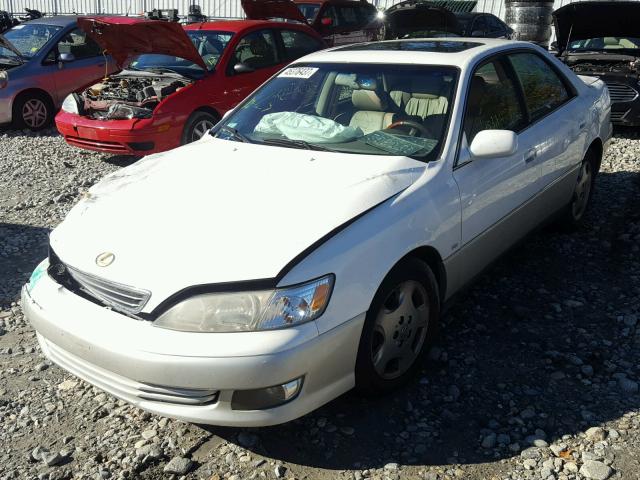 JT8BF28G410322404 - 2001 LEXUS ES 300 WHITE photo 2