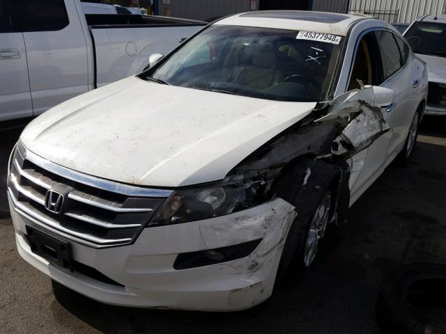 5J6TF1H50BL004255 - 2011 HONDA ACCORD CRO WHITE photo 2