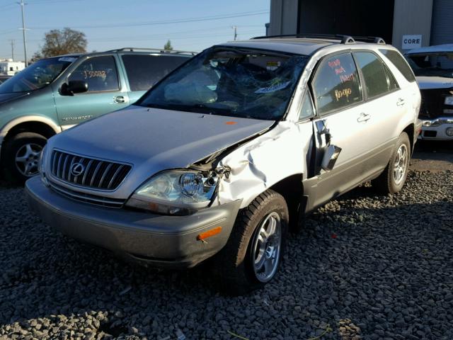 JTJHF10U720290683 - 2002 LEXUS RX 300 SILVER photo 2