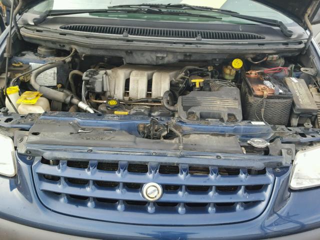 2C4GJ44G5YR762445 - 2000 CHRYSLER GRAND VOYA BLUE photo 7