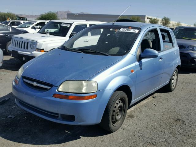 KL1TJ62684B159753 - 2004 CHEVROLET AVEO LS BLUE photo 2
