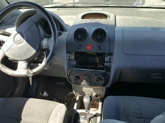 KL1TJ62684B159753 - 2004 CHEVROLET AVEO LS BLUE photo 9