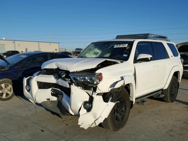 JTEBU5JR9G5360013 - 2016 TOYOTA 4RUNNER SR WHITE photo 2