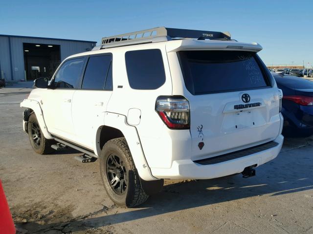 JTEBU5JR9G5360013 - 2016 TOYOTA 4RUNNER SR WHITE photo 3