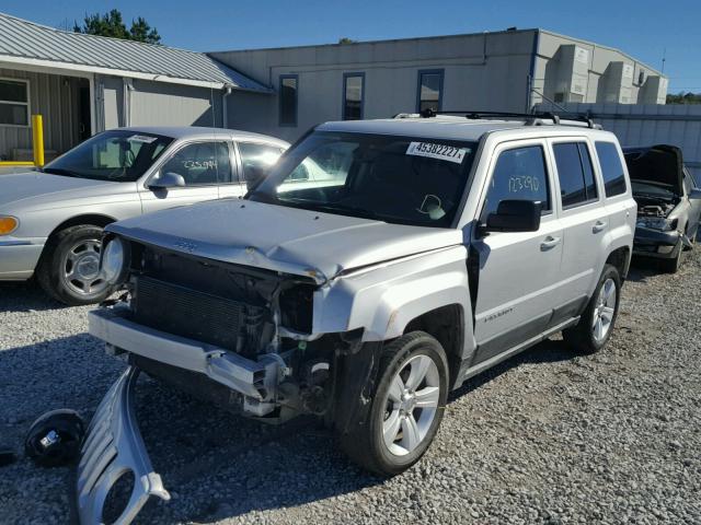 1J4NF4GB5BD172422 - 2011 JEEP PATRIOT LA SILVER photo 2