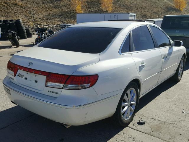 KMHFC46F46A036454 - 2006 HYUNDAI AZERA SE WHITE photo 4