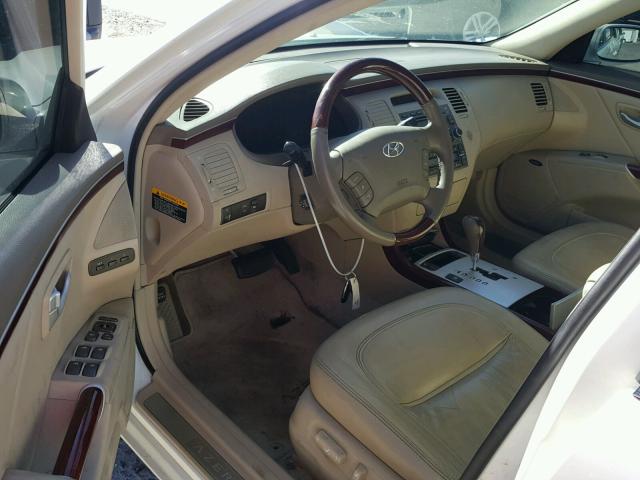 KMHFC46F46A036454 - 2006 HYUNDAI AZERA SE WHITE photo 9