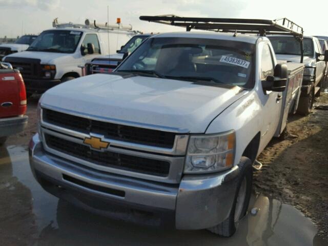 1GBHC34K07E538707 - 2007 CHEVROLET SILVERADO WHITE photo 2