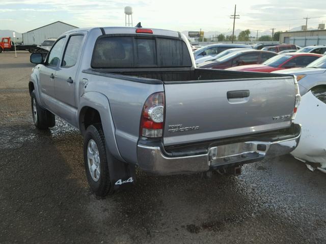 3TMLU4EN5EM141471 - 2014 TOYOTA TACOMA DOU SILVER photo 3