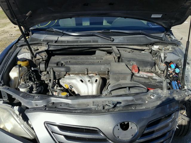 4T1BE46K27U115532 - 2007 TOYOTA CAMRY GRAY photo 7